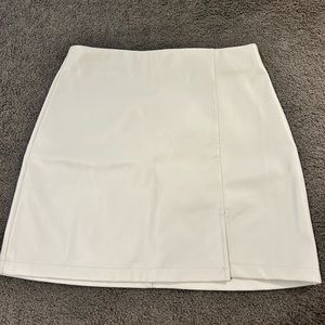 Double Zero Whute Leather Skirt
